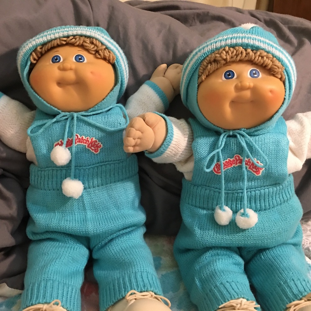VINTAGE  Twin Cabbage Patch dolls from the ‘80’s in MINT condition!!